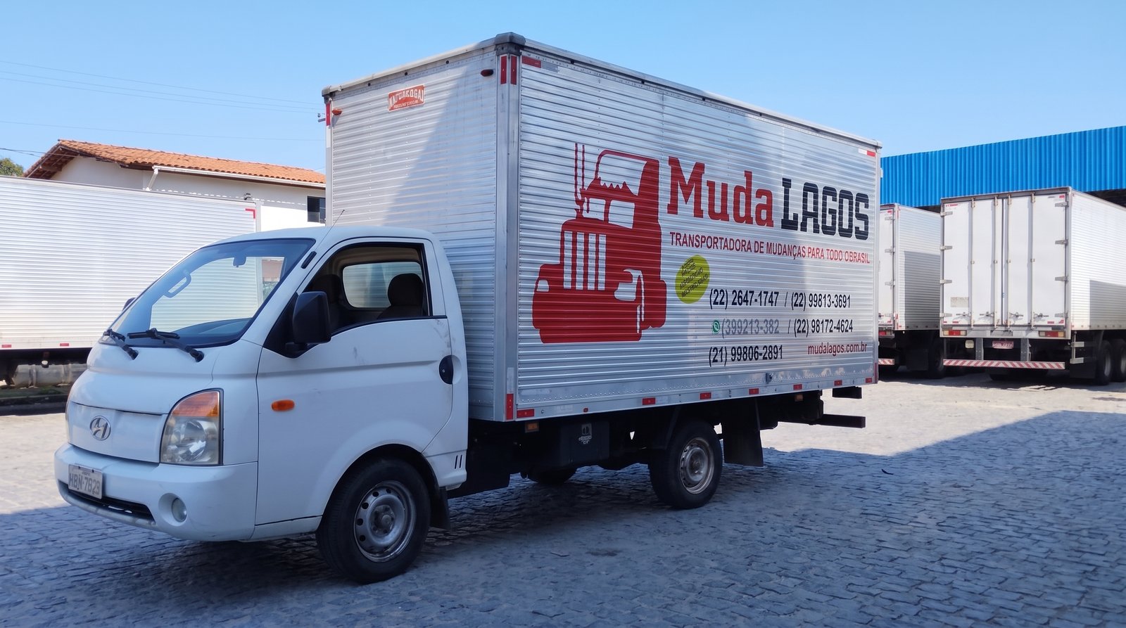 Caminhões Muda Lagos no posto de combustível